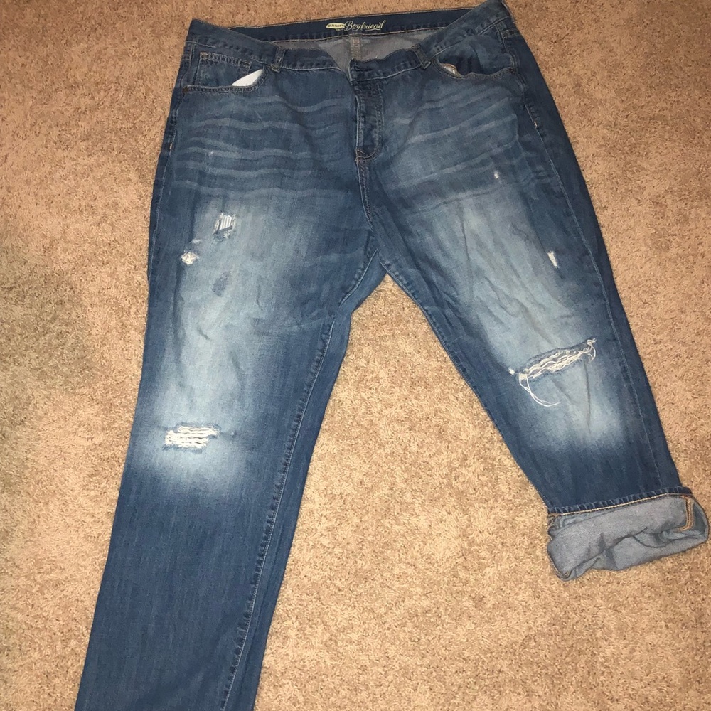 Distressed BF jeans